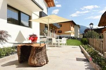 בית מלון כפרי Dolomeet Boutique