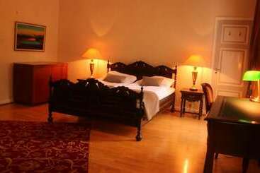 Kartanohotelli Karhulan Hovi