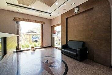 Capital O 11563 Hotel Shiva Grand Inn