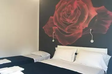 Hotel X