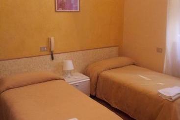 Отель Albergo Tarsia