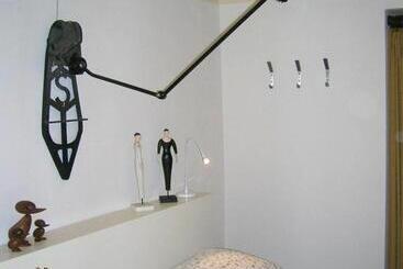 تختخواب و صبحانه Lo Studio