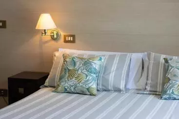 ホテル Adriatica Con Piscina