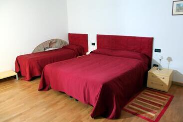 تختخواب و صبحانه Il Sipario