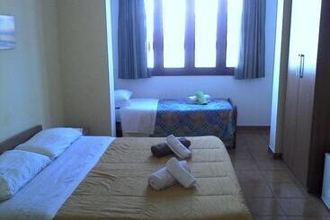 تختخواب و صبحانه Oasi