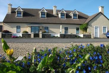 تختخواب و صبحانه Riverdale Farmhouse