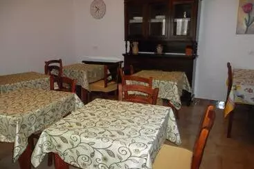 ベッドアンドブレックファースト Affittacamere Room And Breakfast Antonuccio