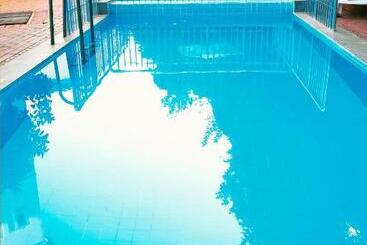 هتل Chateau De Ville