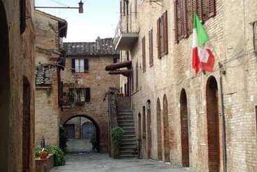 בית מלון כפרי Ghibellino