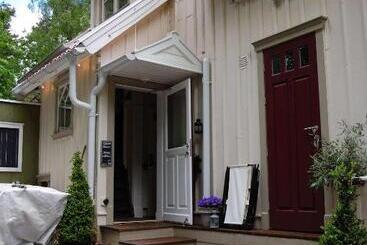 مبيت وإفطار Torpet Mon