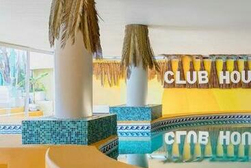 Отель Club House