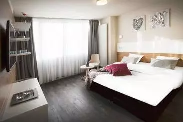 هتل Antwerp Inn