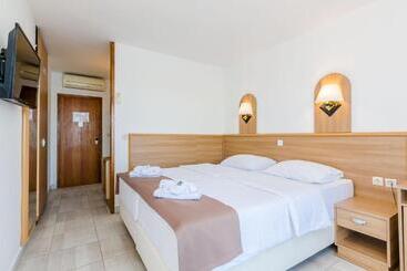 בית מלון כפרי Villa Paradiso 2