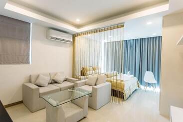 Отель Ca&sa Serviced Apartment
