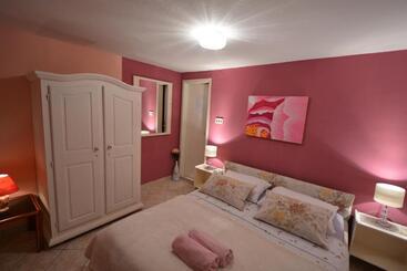 هتل Guest House Sunce, Traveler S Choice Best Panoramic View, Supetar Island Brac