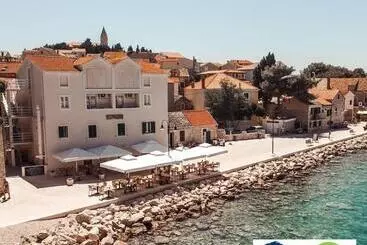 Majatalo Guest House Adria