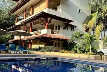 Turistihuoneistot Villa El Arca