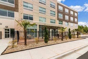 Отель Holiday Inn Express   Villa Rica, An Ihg