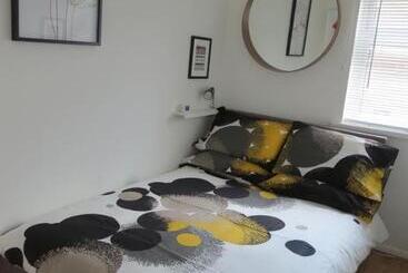 ツーリストアパートメント City Centre Great Location Parking Fast Wifi