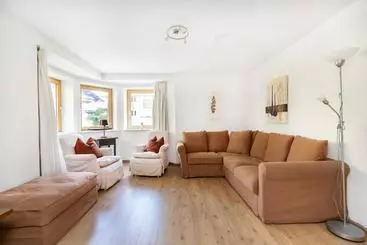 ツーリストアパートメント Chalet Struber