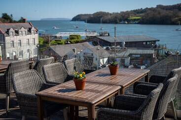 Victoria Hotel By Chef & Brewer Collection