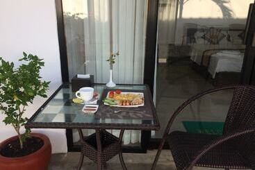 בית מלון כפרי Sun Leo