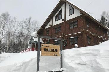 צימר Niseko Trailhead Lodge
