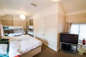 مُتل The Old Pandy Inn Bunkhouse