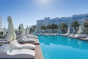 The Blue Ivy Hotel & Suites