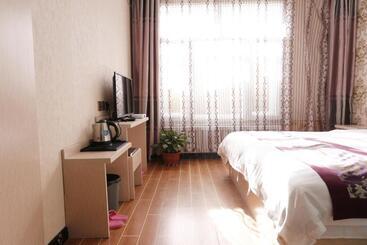 هتل 哈尔滨机场东方红运宾馆