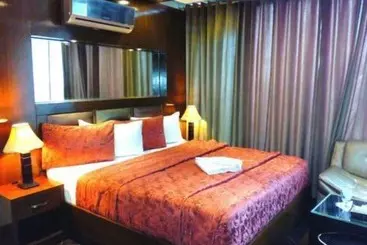 Bling Hotel International