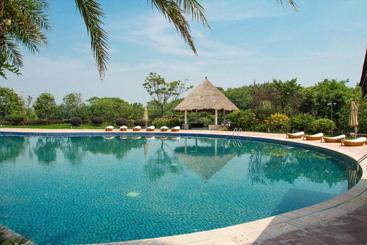 هتل Riverside Luxury