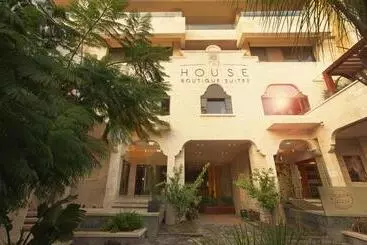 هتل The House Boutique Suites