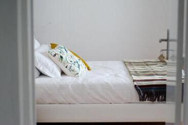 تختخواب و صبحانه Patinha Inn