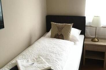 Bed and Breakfast Cafe Restaurant Leo