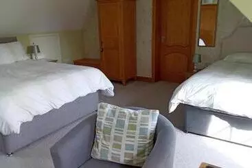 Aamiaismajoitus (B&B) White Cottage B And B