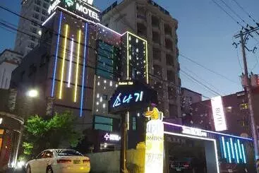 モーテル Subiztel