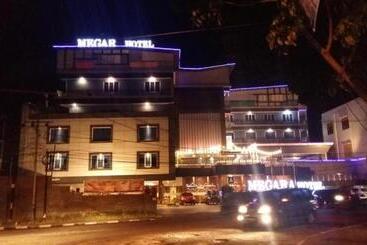 Megara Hotel by OYO Rooms