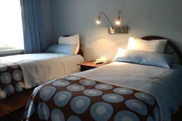 Hitching Post Country Motel