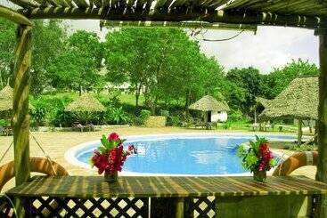 استراحتگاه Antonio Beach Hotel And Spa