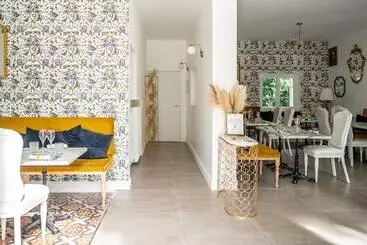 ベッドアンドブレックファースト Chateau Des Ayes   Chambres & Suites