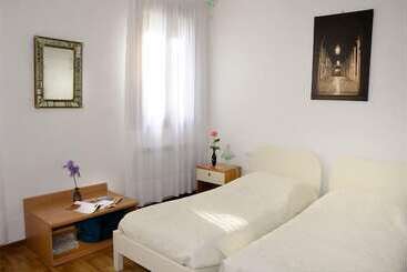 민박 Ca  Del Pomo Grana