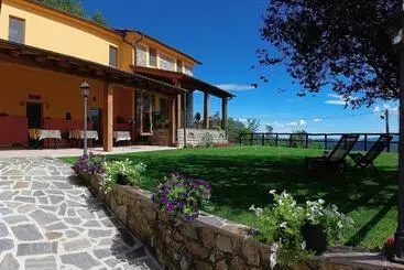ベッドアンドブレックファースト Terra Del Bosco Agriturismo