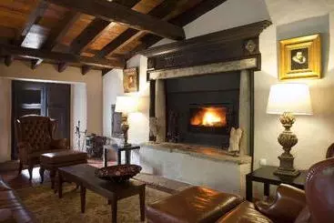 Hotel Convento De São Saturnino