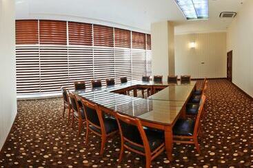 Отель Gherdan Park