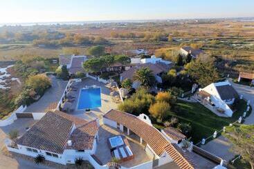 هتل Mas Des Rieges & Spa