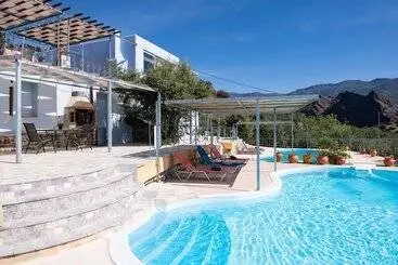 Ferienwohnungen Sarakinas Residences
