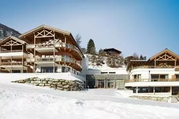 هتل Kaprun Glacier Estate