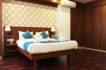 Fabhotel Bhagini Residency
