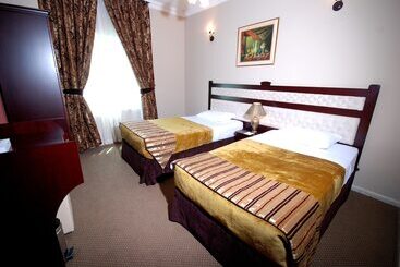 Al Bustan Tower Hotel Suites